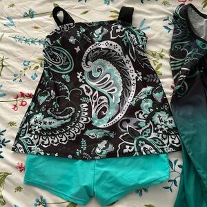 Like new 3 piece bathing suit.